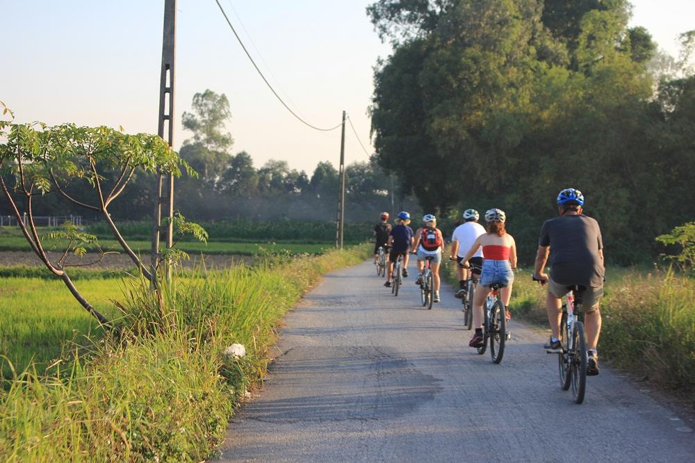 Bicycle Ride Hanoi Thanh Chuong Viet Palace 1 Day